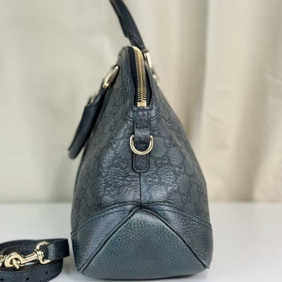 Gucci GG Logo Printed Black Leather Shoulder Bag with Classic Design - Picture 2 of 10